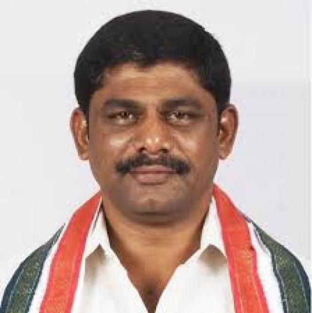  ಕೆ.ಸಿ.ಜನರಲ್ ಆಸ್ಪತ್ರೆಗೆ ಸೋಂಕಿತರ ಬೇಡ ಎನ್ನುವವರು ರಾಮನಗರಕ್ಕೆ ಕಳುಹಿಸಿದ್ದೇಕೆ: ಡಿ.ಕೆ.ಸುರೇಶ್